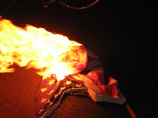 SF USA flag burning02